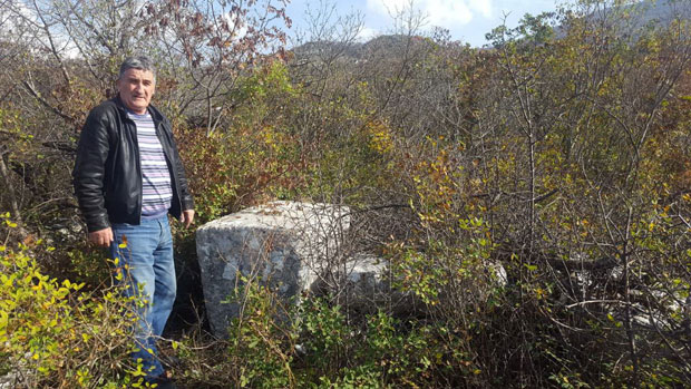 БУРА ЗБОГ ПРЕМЕШТАЊА СПОМЕНИКА: Вратите стећке са Цетиња!